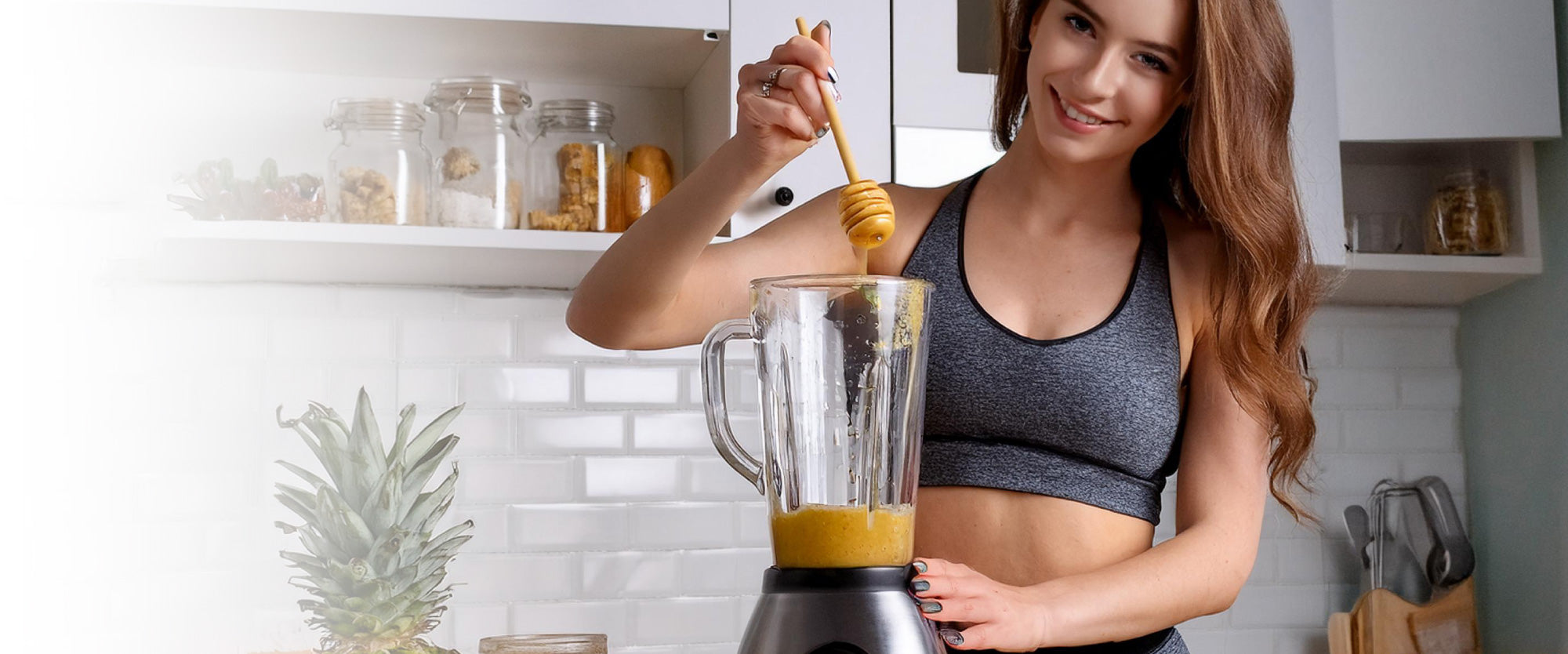 Immunity-Shot-Blender-woman_2000-x-834.jpg
